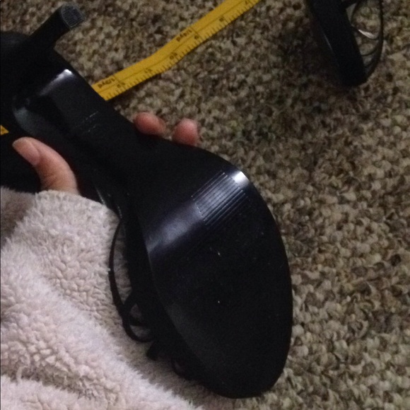 Heels - Picture 4 of 5